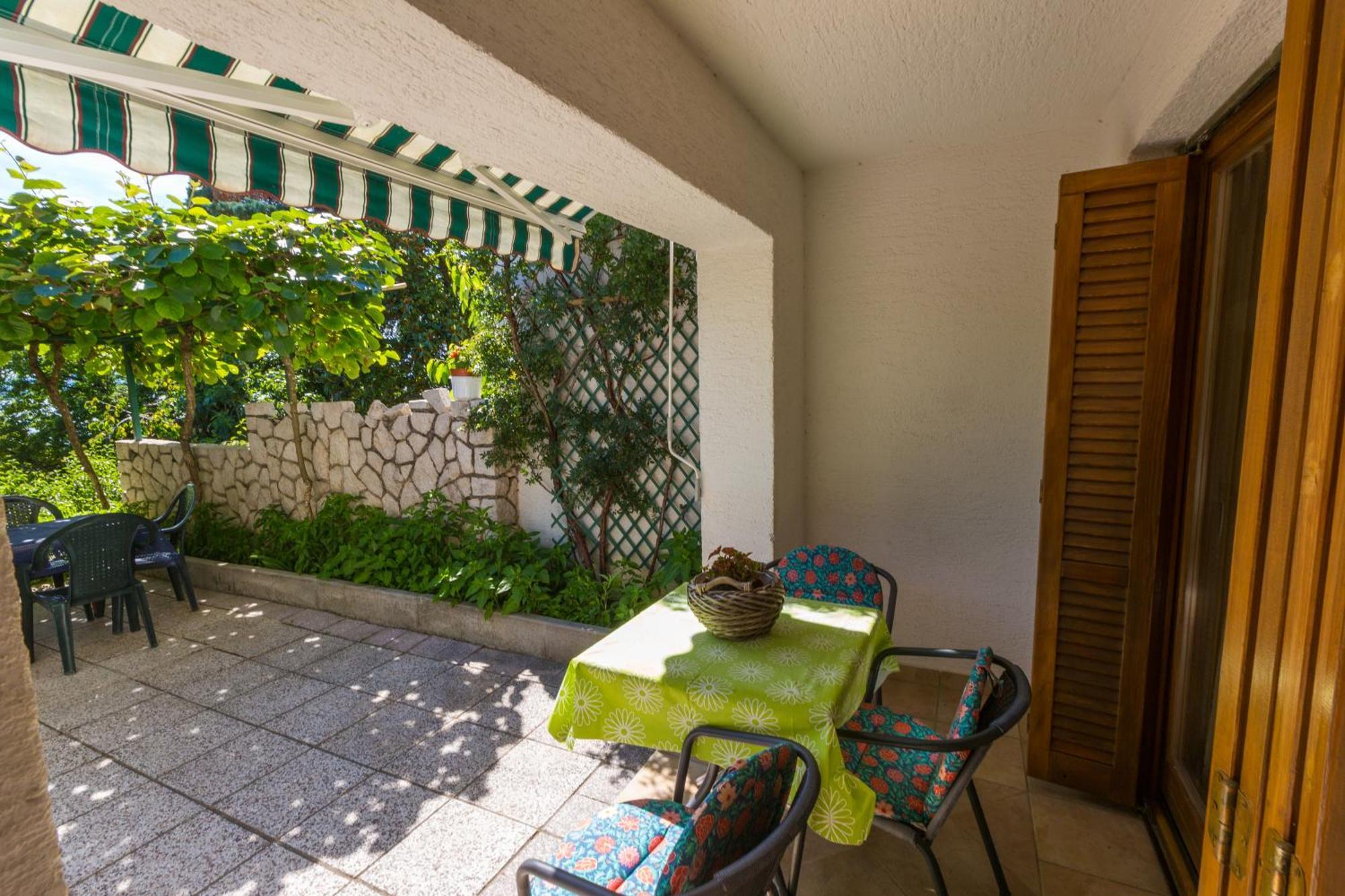 Nella. Lägenhet Crikvenica Exteriör bild