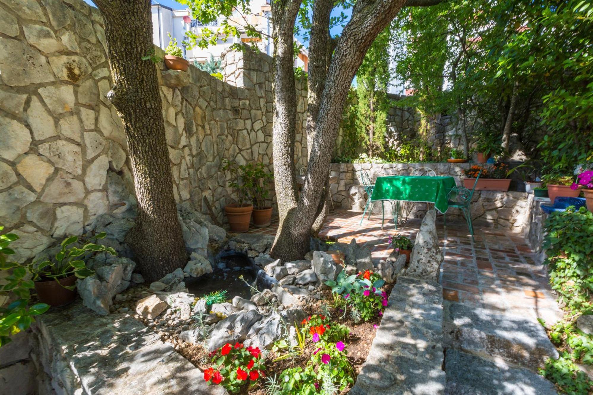 Nella. Lägenhet Crikvenica Exteriör bild